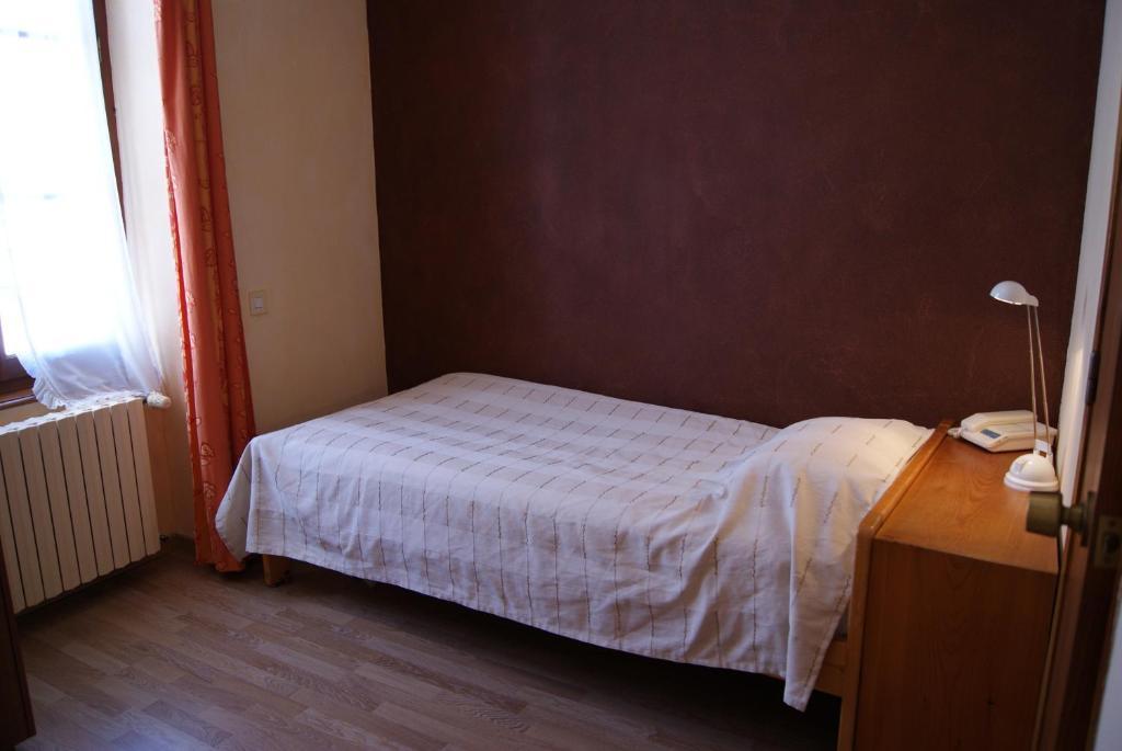 Logis Hotel De La Paix - Tournus Quarto foto