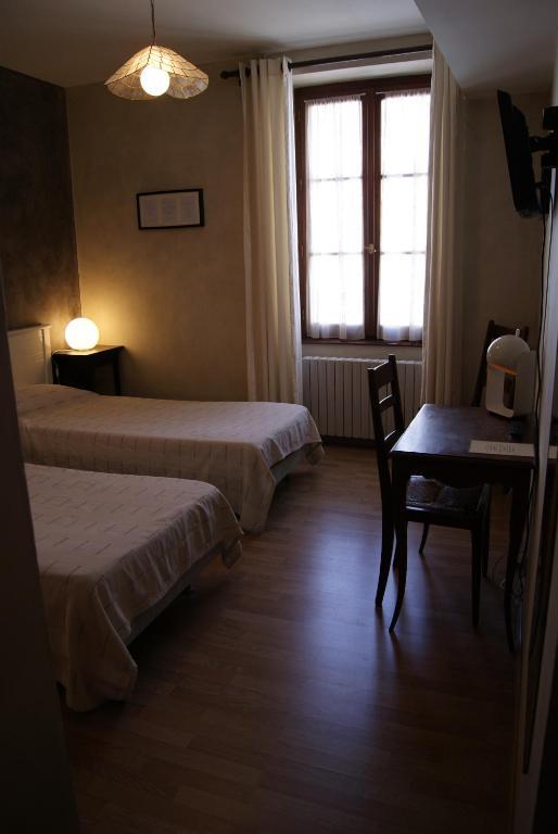 Logis Hotel De La Paix - Tournus Quarto foto