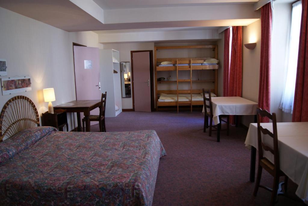 Logis Hotel De La Paix - Tournus Quarto foto