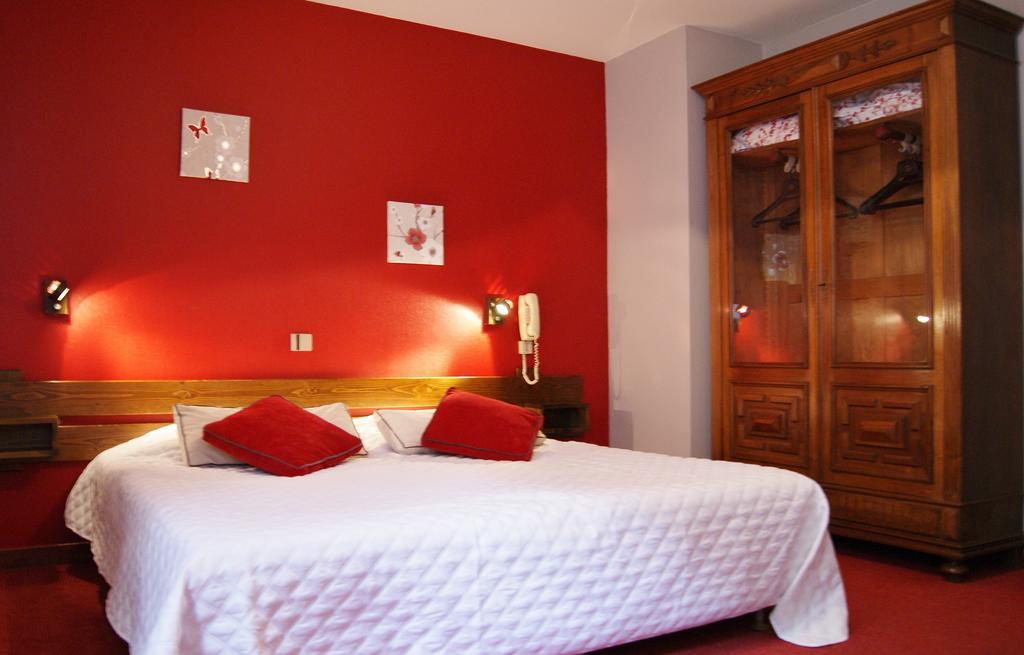 Logis Hotel De La Paix - Tournus Quarto foto